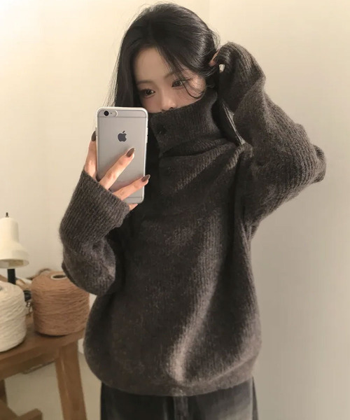 ニット セーター フィンガーホール付き タートルネックリブニット