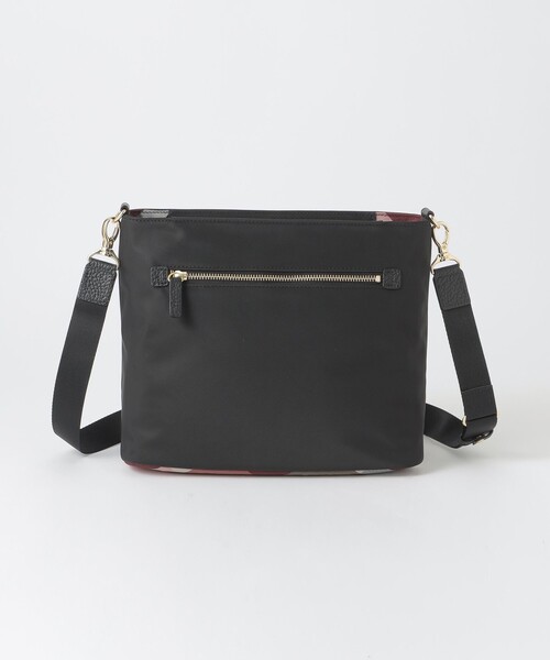 BLUE LABEL CRESTBRIDGE（ブルーレーベルクレストブリッジ