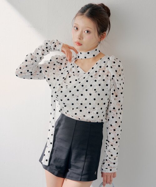 Chico（チコ） tシャツ 「SALON by Chico」チョーカー付きフロッキー