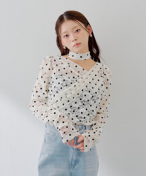 tシャツ 「SALON by Chico」チョーカー付きフロッキードットレーストップス レディースの画像
