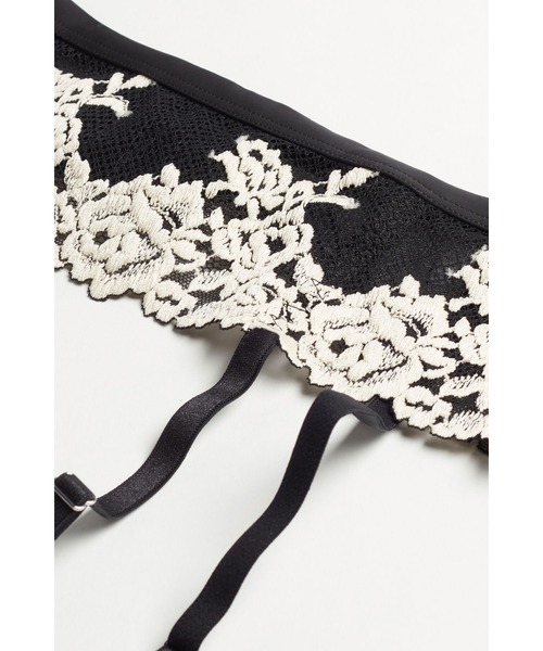 Intimissimi（インティミッシミ） Pretty Flowers ガーターベルト