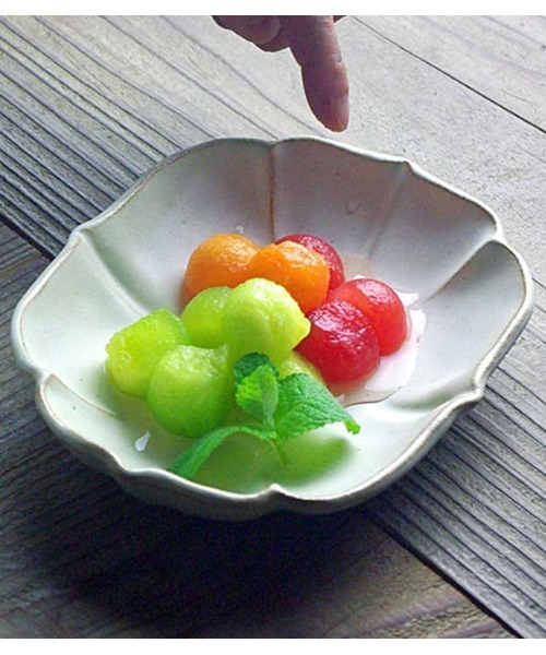 MILLION CARATS（ミリオンカラッツ） 食器 「益子焼」 蓮の花を