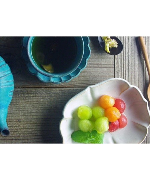 食器 「益子焼」 蓮の花をイメージして作られたモダンな浅鉢。ロータス(中) | MILLION CARATS | 05