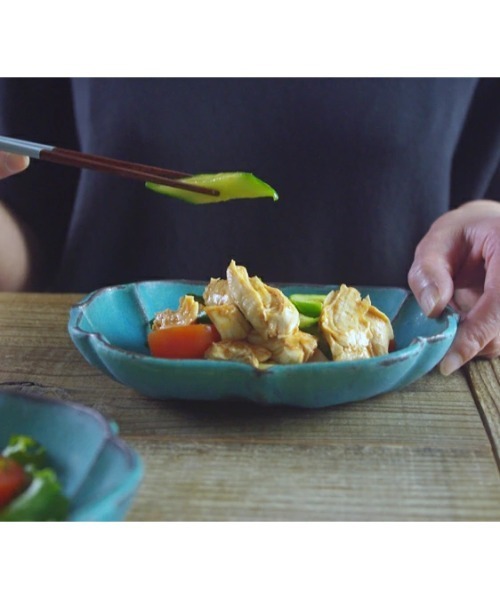 食器 「益子焼」 蓮の花をイメージして作られたモダンな浅鉢。ロータス(中) | MILLION CARATS | 07