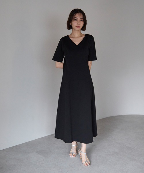 STRETA ワンピース 「骨格ストレートさん向け」Vネックポンチ