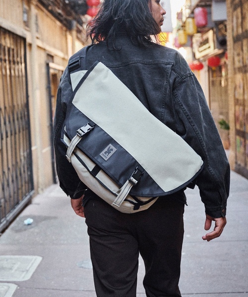 【美品ほぼ未使用】　防水　大容量　CHROME クローム　メッセンジャーバッグ CHROME（クローム） メッセンジャーバッグ FREE グレー メンズ