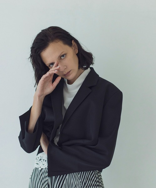 dresslave staple shrink short jacket