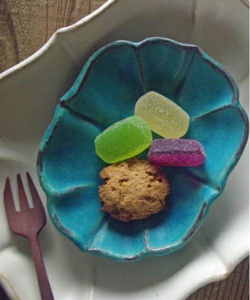 食器 「益子焼」 蓮の花をイメージして作られたモダンな浅鉢。ロータス(小) | MILLION CARATS | 02