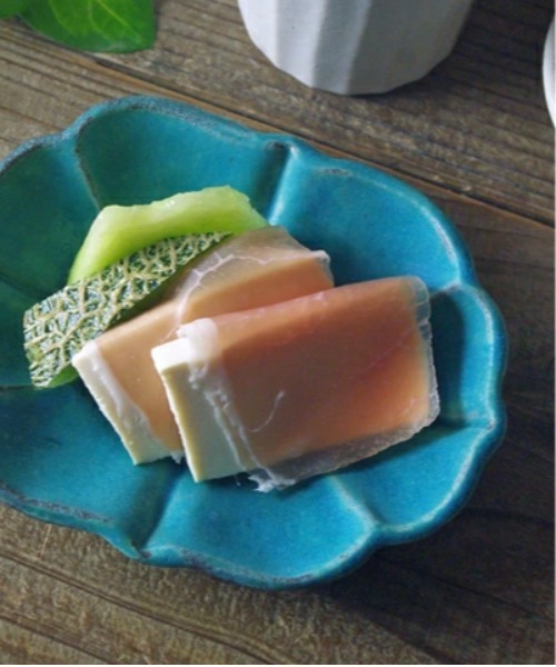 食器 「益子焼」 蓮の花をイメージして作られたモダンな浅鉢。ロータス(小) | MILLION CARATS | 07