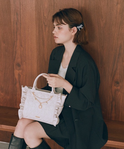 Maison de FLEUR トートバッグ チャーム付きリボンキルティング