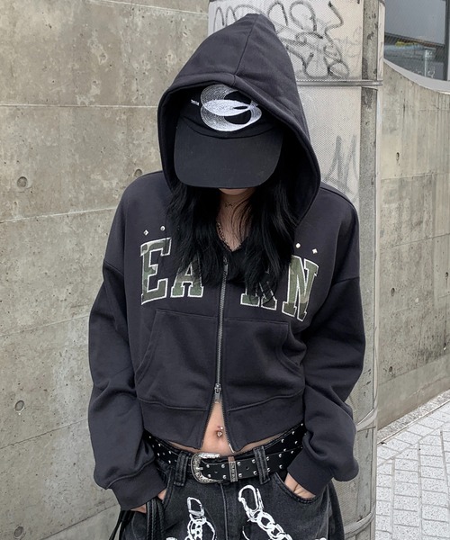 lilful パーカー スタッズ迷彩ロゴ ショート丈 ダブルジップパーカー