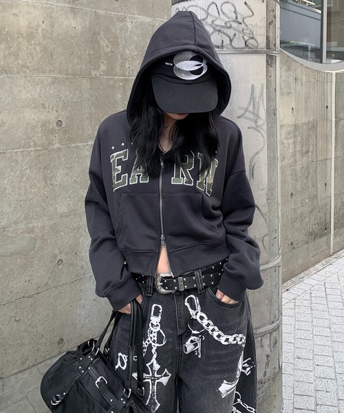 lilful パーカー スタッズ迷彩ロゴ ショート丈 ダブルジップパーカー