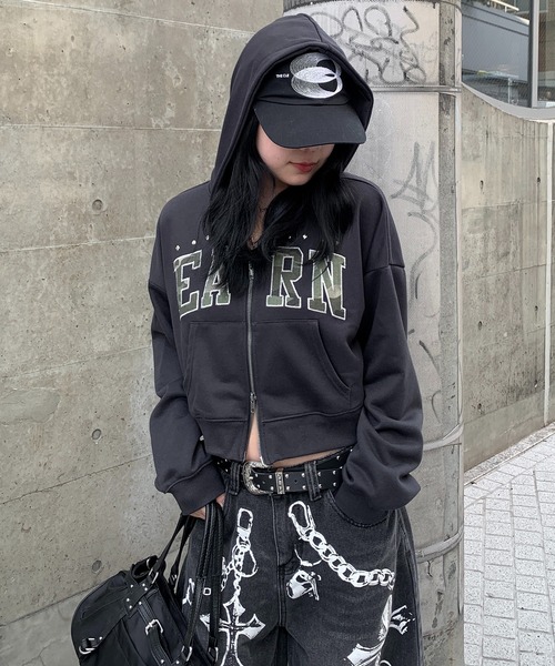 lilful パーカー スタッズ迷彩ロゴ ショート丈 ダブルジップパーカー