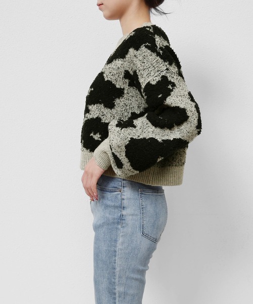 andme（アンドミー） ニット セーター 花柄ジャガードクロップド丈