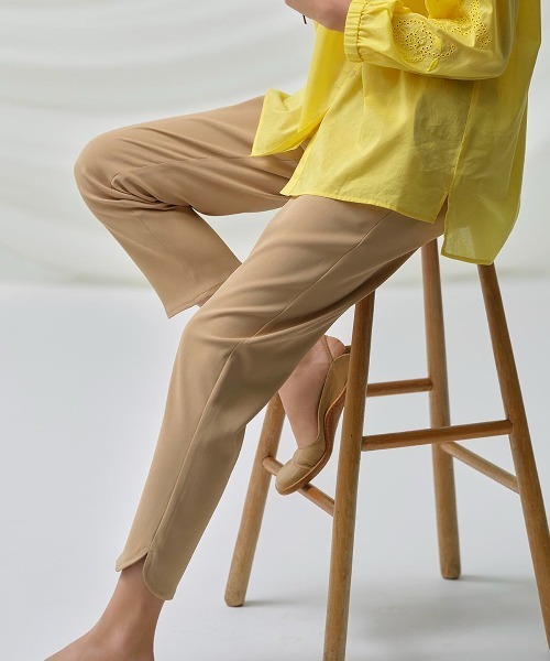 STUDIO PICONE ゴルフ レディースパンツ（色：ベージュ系