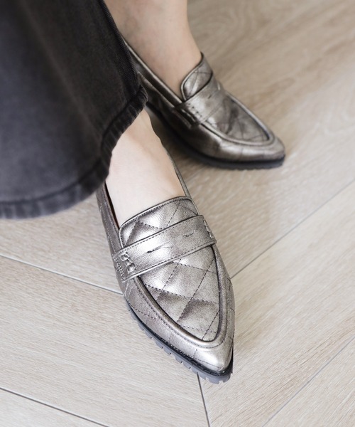 プラダブラウンレザー ポインテッドトゥ ローファー 36 1/2 美品 PRADA（その他）のフリマアイテム一覧