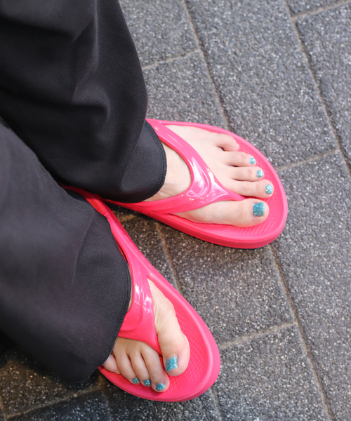 OOFOS（ウーフォス） サンダル OOmega レディース : ZOZOTOWN Yahoo!店