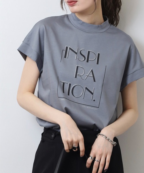 ブローディア BRODIAEA MOMENTロゴプリント半袖スムースTシャツ （サーモンピンク） ブローディア BRODIAEA MOMENTロゴプリント半袖スムースTシャツ