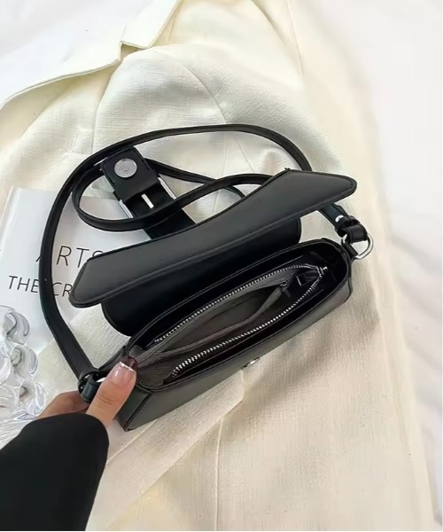 b'z ショルダーバック 51lm1yUDrdL._AC_UF350,