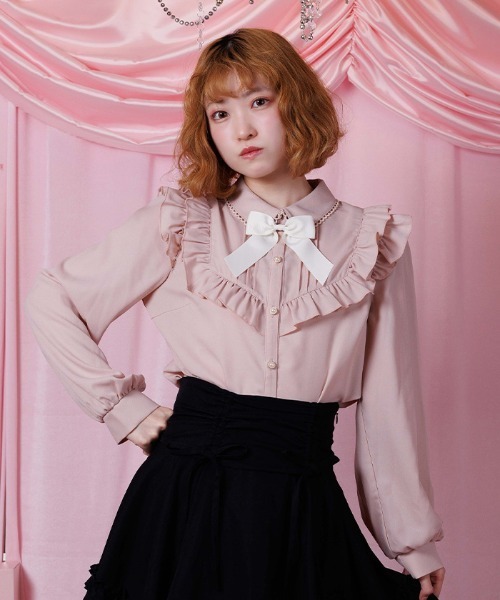 axes femme POETIQUE ブラウス シャツ ブローチ付きヨークフリル