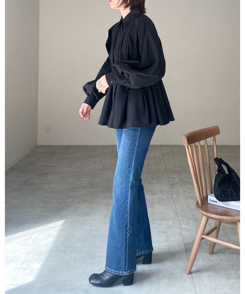 SHE tokyo ブラウス　Vera ネイビー　タック　パフスリーブ She's Closet ブラウス シャツ ウエストタック長袖パフスリーブフレア