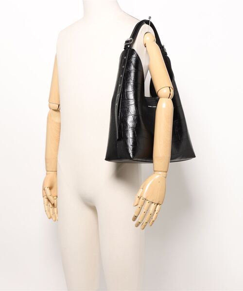 ★CHARLES&KEITH★Liv Embossed Shoulder Bag/送料込 CHARLES ＆ KEITH ショルダーバッグ バッグ Liv リブ グロメット
