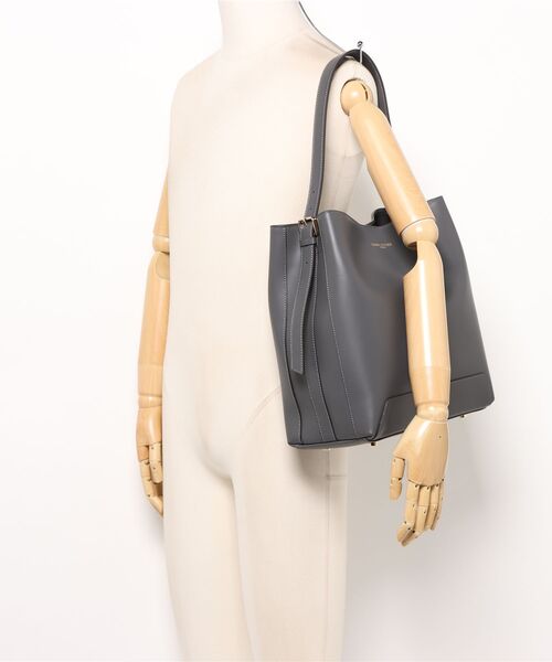 GIANNI NOTARO SCAPA 型押ショルダーバッグ パンチングレザー GIANNI NOTARO - scapa ショルダーバッグの通販 by たまご's shop