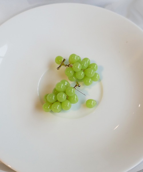 LOVE BY e.m.（ラブバイイーエム） ピアス グレープピアス レディース