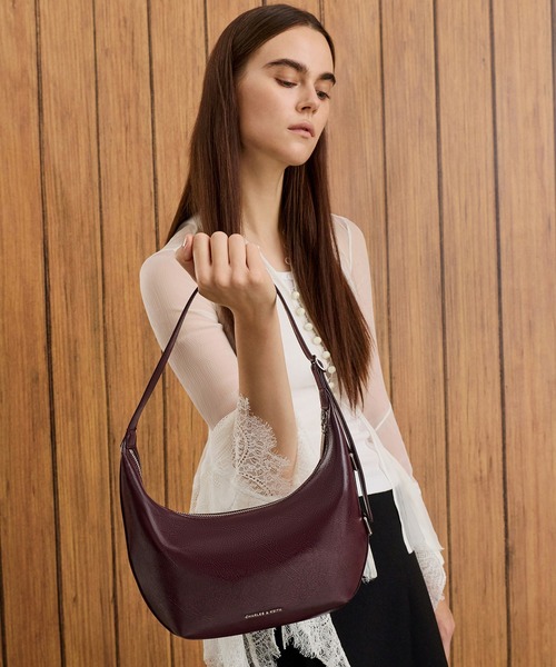 美品＊CHARLES&KEITH Brynaカーブホーボーバッグノワールブラック Bryna ブライナ カーブホーボーバッグ - ノワール | CHARLES