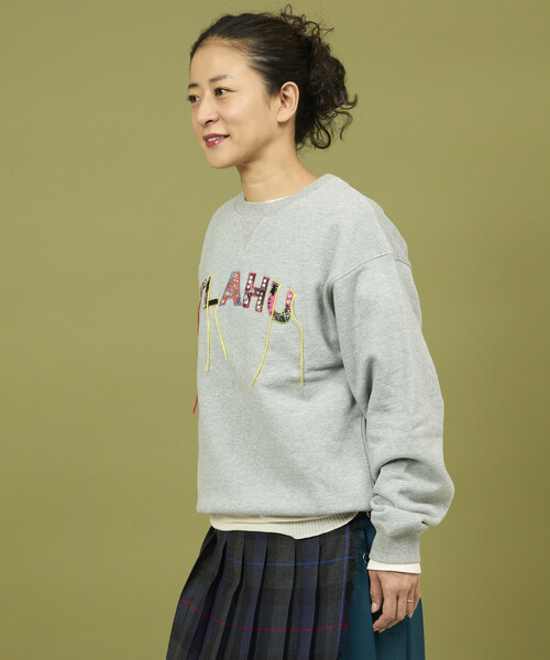 Freada（フリーダ） トレーナー スウェット ワッペンビジューロゴ