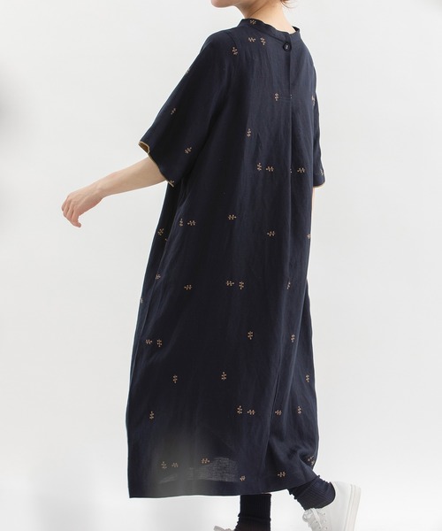 ワンピース リネンレーヨン刺繍フレアースリーブワンピースの画像