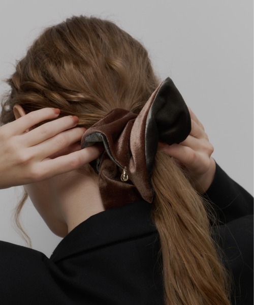 Su1.（スイ） シュシュ 「Su1.」リバーシブルベロアシュシュ