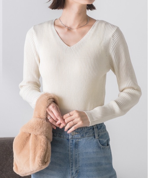 ad thie（アドティエ） ニット セーター Vネックリブニットトップス