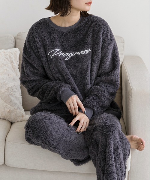 【新品】ayane ロゴ刺繍ストレッチフリース　 プルオーバー　　オフ ad thie（アドティエ） トレーナー スウェット 刺繍ロゴ ボアプル