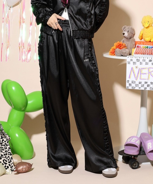 NERDY ワイドパンツ スウェットパンツ ジャージ サテンバイカー
