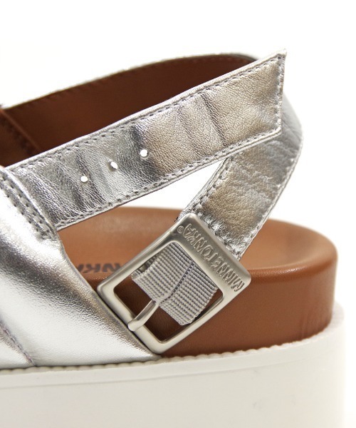「Minnetonka」 フラットサンダル 5 シルバー レディース_画像7