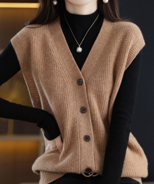 Open Yy ベージュ系ニットベスト Vネック ボタン付き Open Yy ベージュ系ニットベスト Vネック ボタン付き