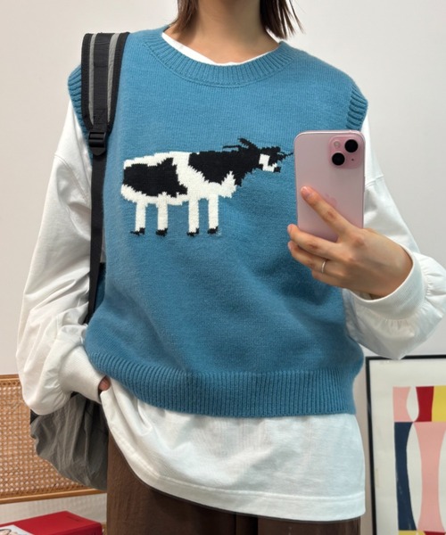 新品　タグ付き　未開封　MERLOT 牛柄ベストフリーサイズ　ブルー MERLOT（メルロー） ベスト ジレ アニマルジャガードニットベスト