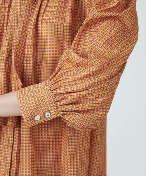 「BALLSEY」 長袖ブラウス 36 ベージュ レディースの画像