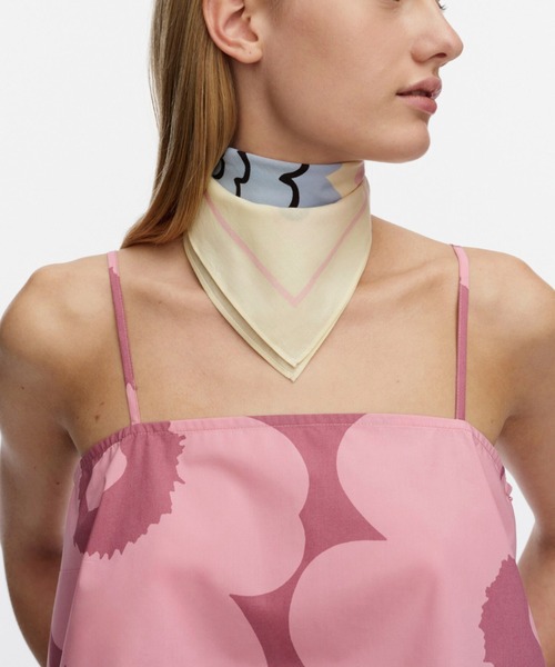 marimekko（マリメッコ） ストール マフラー Pesofati Kukasta kukkaan