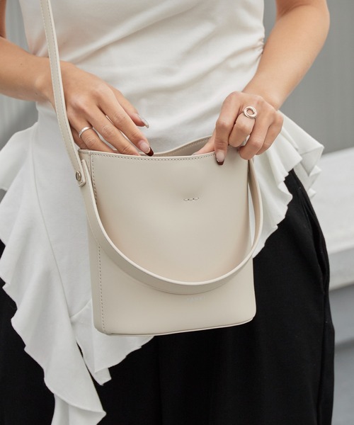 YAHKI（ヤーキ） ショルダーバッグ バッグ クロスボディバッグ 2026年