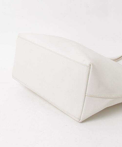 あめ美品　FURLA トートバッグ　ベージュ FURLA（フルラ） ワンポイントトートバッグ - ベージュ レディース