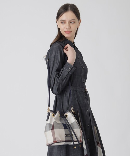 BLUE LABEL CRESTBRIDGE（ブルーレーベルクレストブリッジ