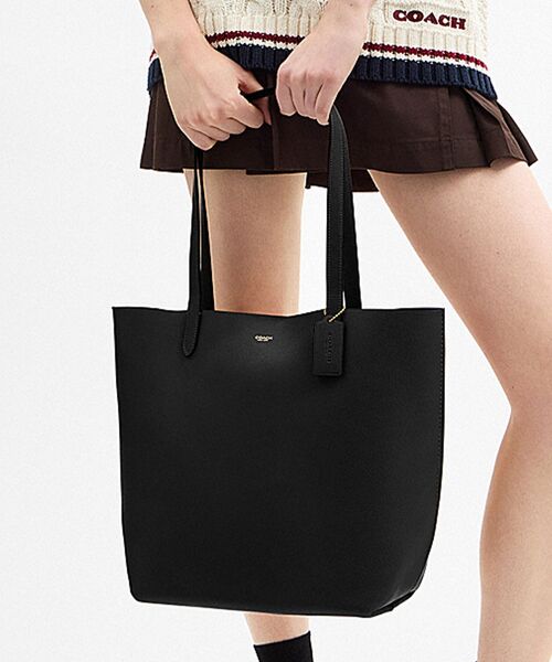 COACH ブラック トートバッグ COACH（コーチ） トートバッグ ONE ブラック系その他 レディース