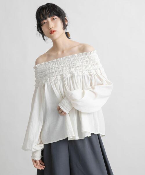 KBF（ケービーエフ） ブラウス シャツ 2WAYシャーリングブラウス