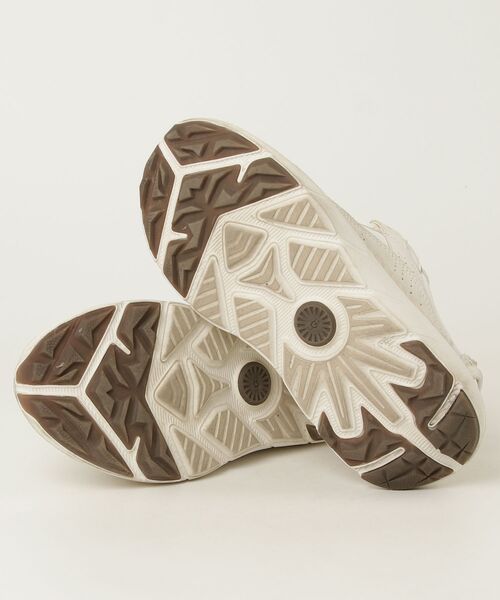 UGG アグ　ベージュ 厚底24cm UGG Australia（アグオーストラリア） 「UGG」 ローカットスニーカー