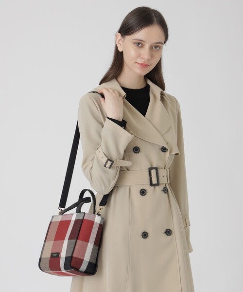 BLUE LABEL CRESTBRIDGE（ブルーレーベルクレストブリッジ 