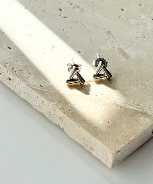 ciite' ピアス 「金属アレルギー対応」トライアングルピアス（両耳用