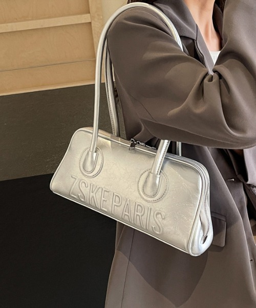 FREE STYLISTS ショルダーバッグ バッグ 「横長バッグ」ロゴデザイン