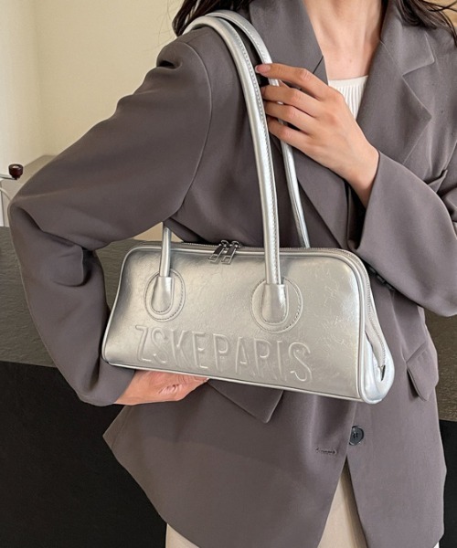 FREE STYLISTS ショルダーバッグ バッグ 「横長バッグ」ロゴデザイン